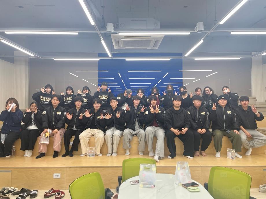 [실내디자인학과] 성년의 날 축하 기념 사진입니다!